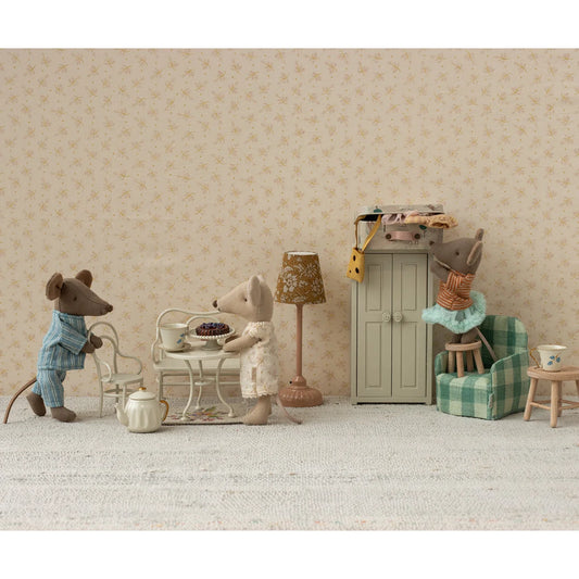 Miniaturer Mäuse-Teekreis im Café-Set Maus Gross in Offwhite