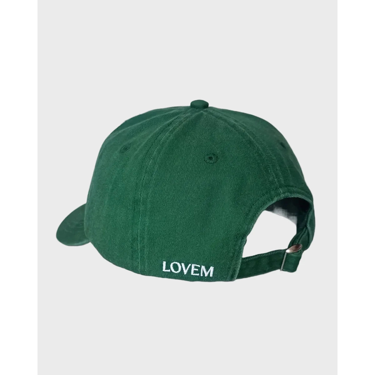 Dunkelgrüne cotton cap mit weißem lovem stick auf der rückseite für nachhaltige babykleidung schweiz und geschenke