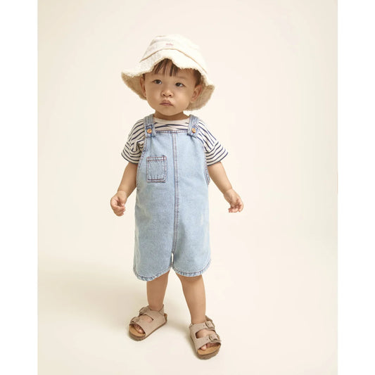Helleblaue Denim Dungaree Latzhose mit Vordertasche und verstellbaren Trägern