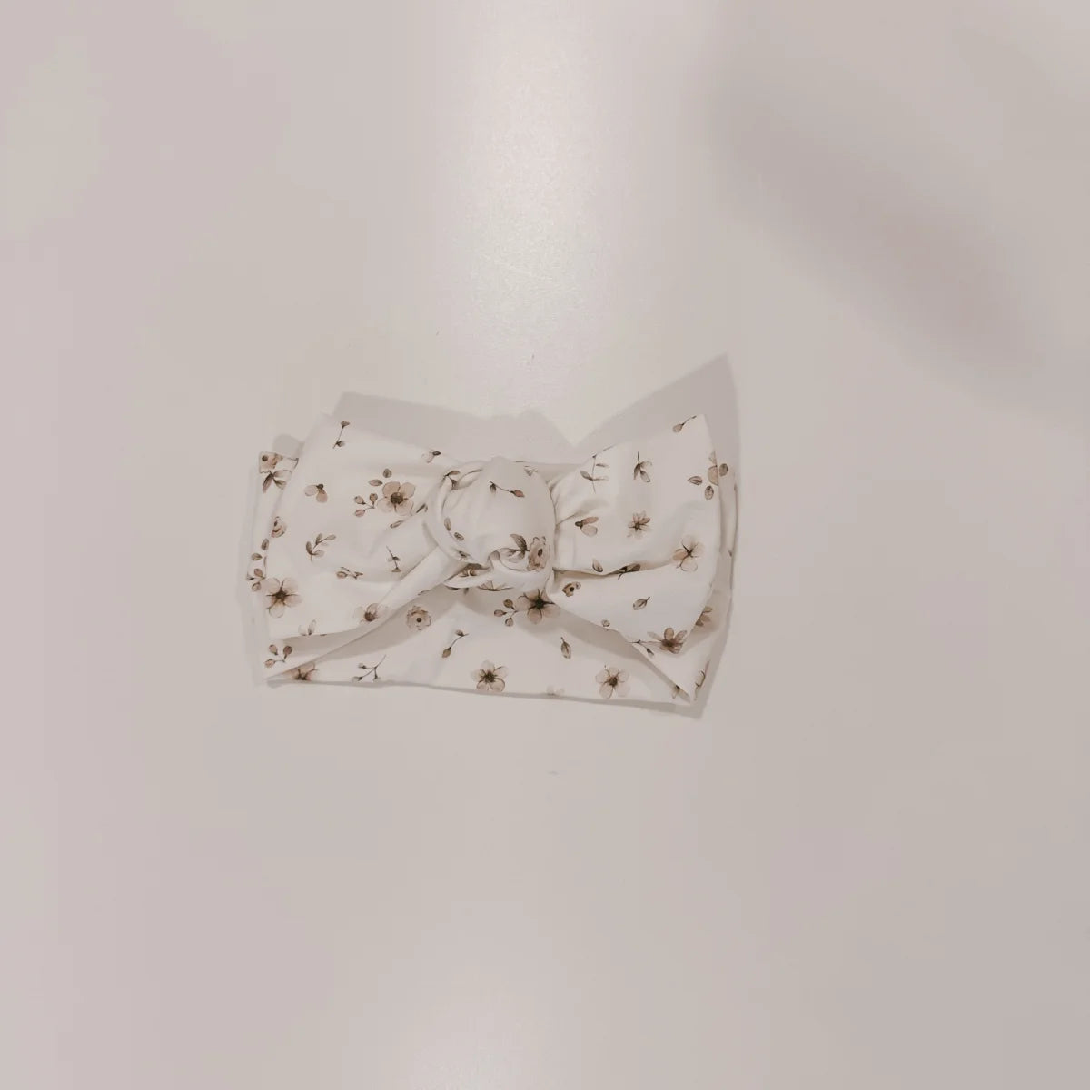 Blumenkopfbinde mit Schleife aus der Kollektion für Baby-Accessoires