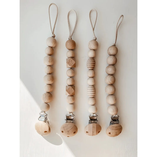 Holz Nuggikette in Quarz mit Holzclip, Perlen und Tieranhängern für Babys