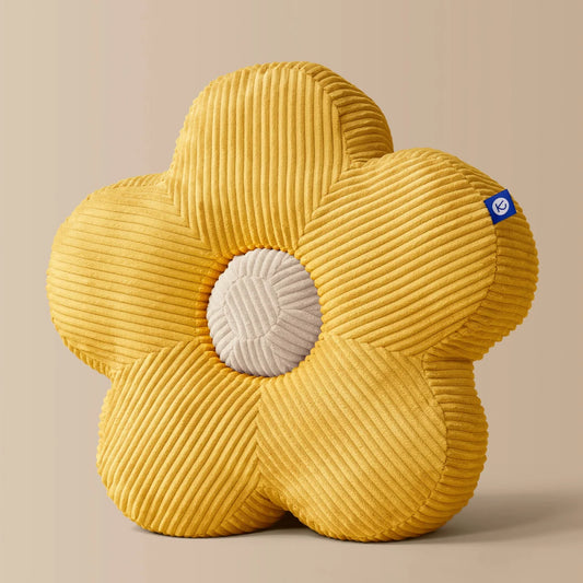 Gelber Kissen Flower aus nachhaltigem Corduroy mit weißem Zentrum