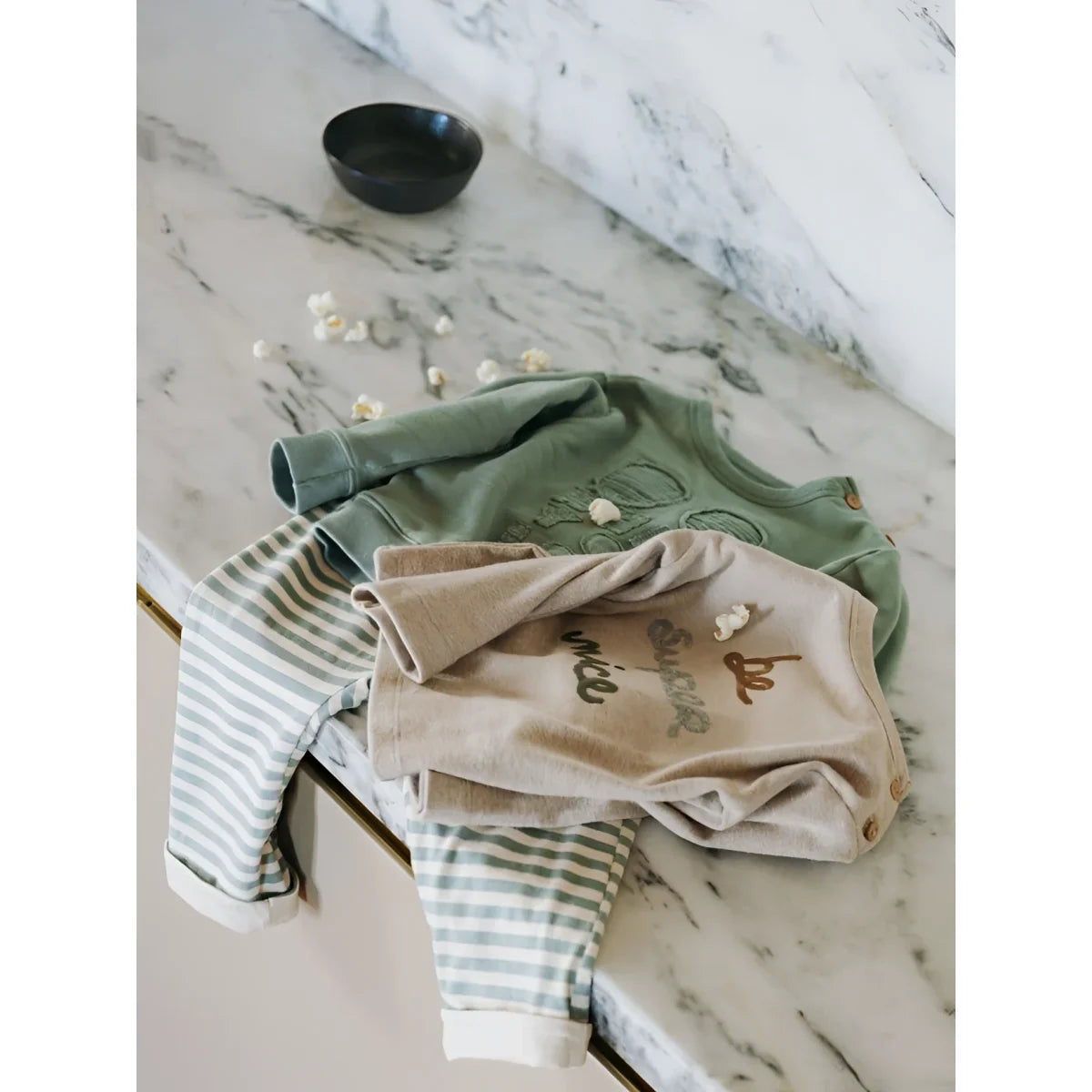 Snug Longsleeve Be super nice in Grün – Ansicht 4