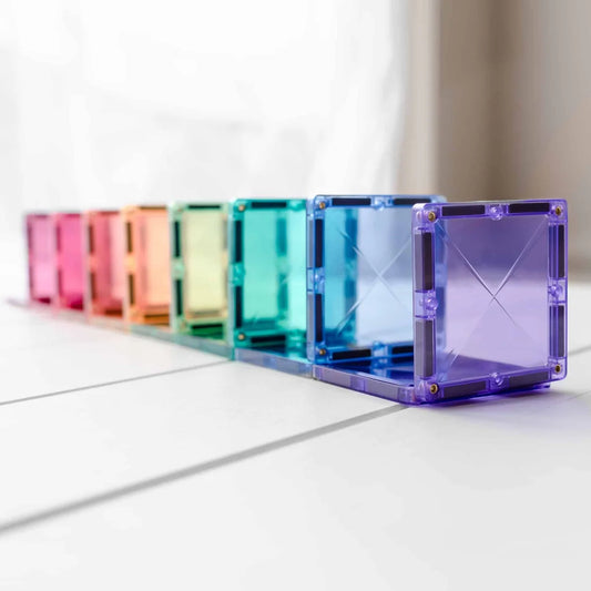 Bunte transparente Würfel in Regenbogenanordnung für Magnetbausteine Mega Pack Pastel
