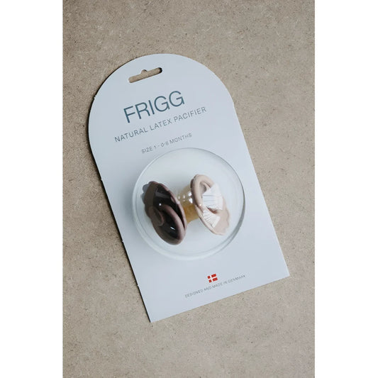 Verpacktes Set aus zwei dekorativen Magneten in Form von Kaffeebohnen