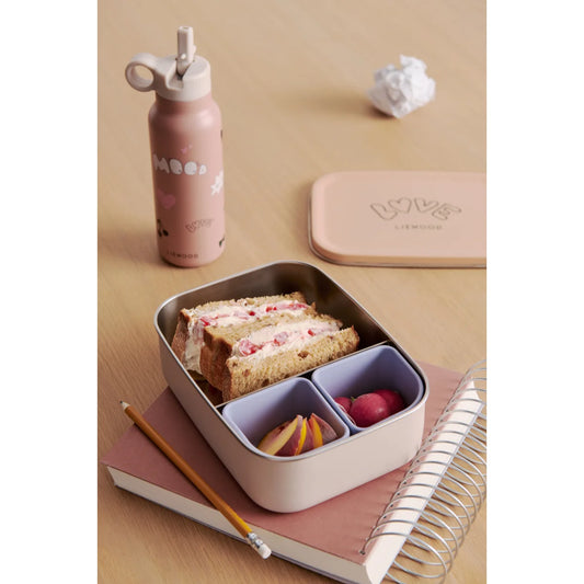 Pastellrosa und silberner edelstahl lunchbox nina mit fächern und essen für den täglichen gebrauch