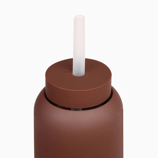 Braune Wasserflasche mit Stroh und Deckel für Day Bottle Produkt