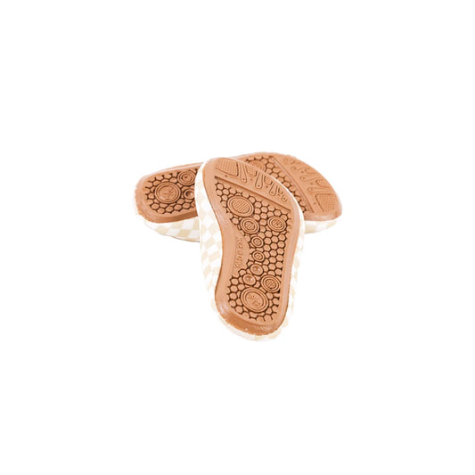 Paar Schwimmschuhe mit gemusterten Sohlen von Speckled Diamond