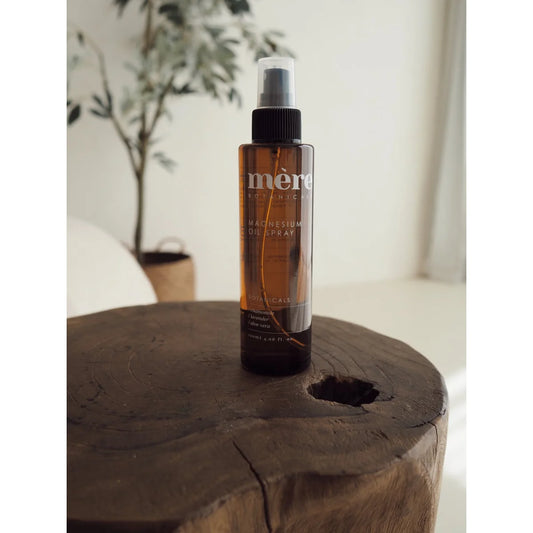 Schlankes Bernstein-Glas Mère Botanicals Magnesium-Öl-Spray 120ml hautpflegend