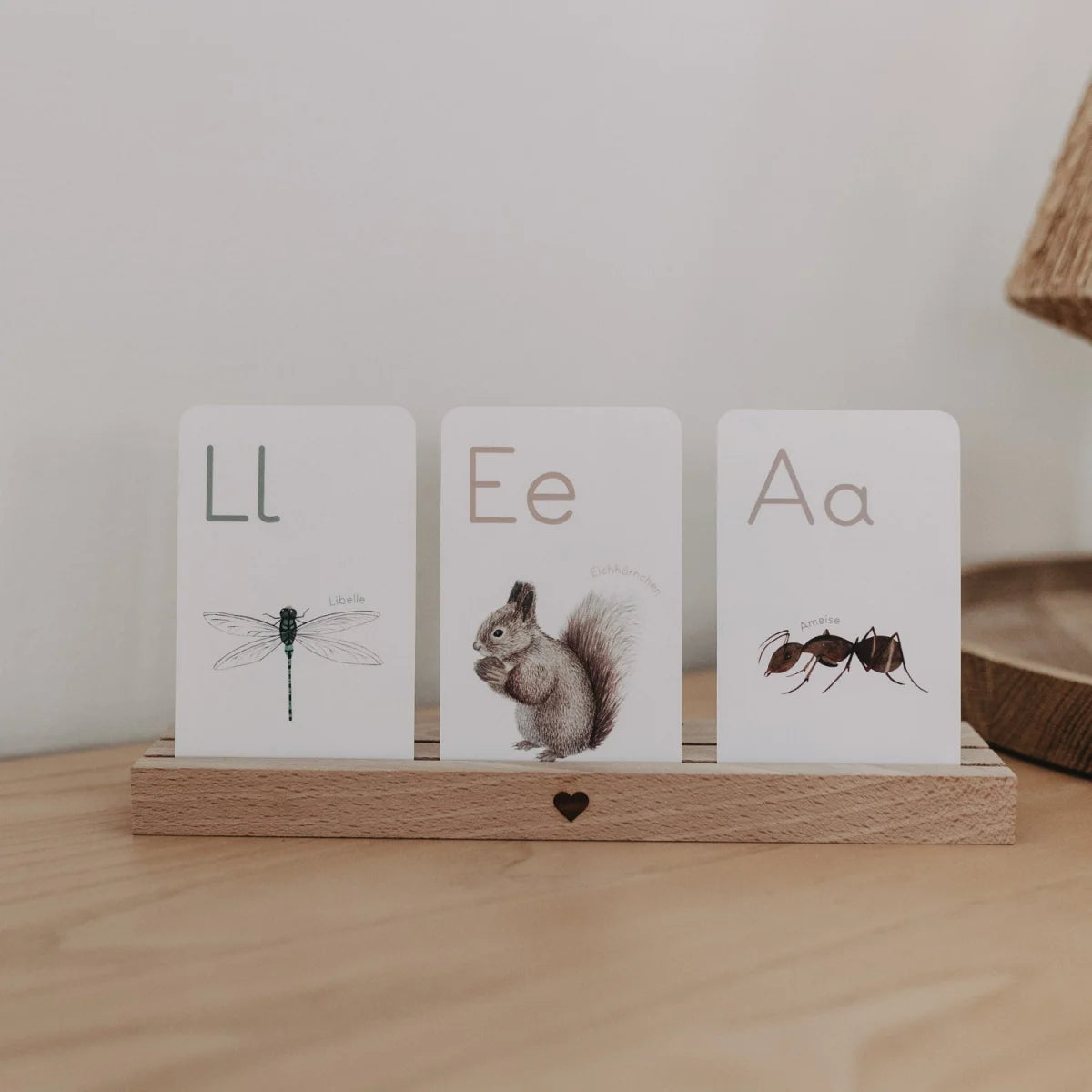 Holz-Alphabet-Kartenhalter ABC Karten mit Insektenmotiven