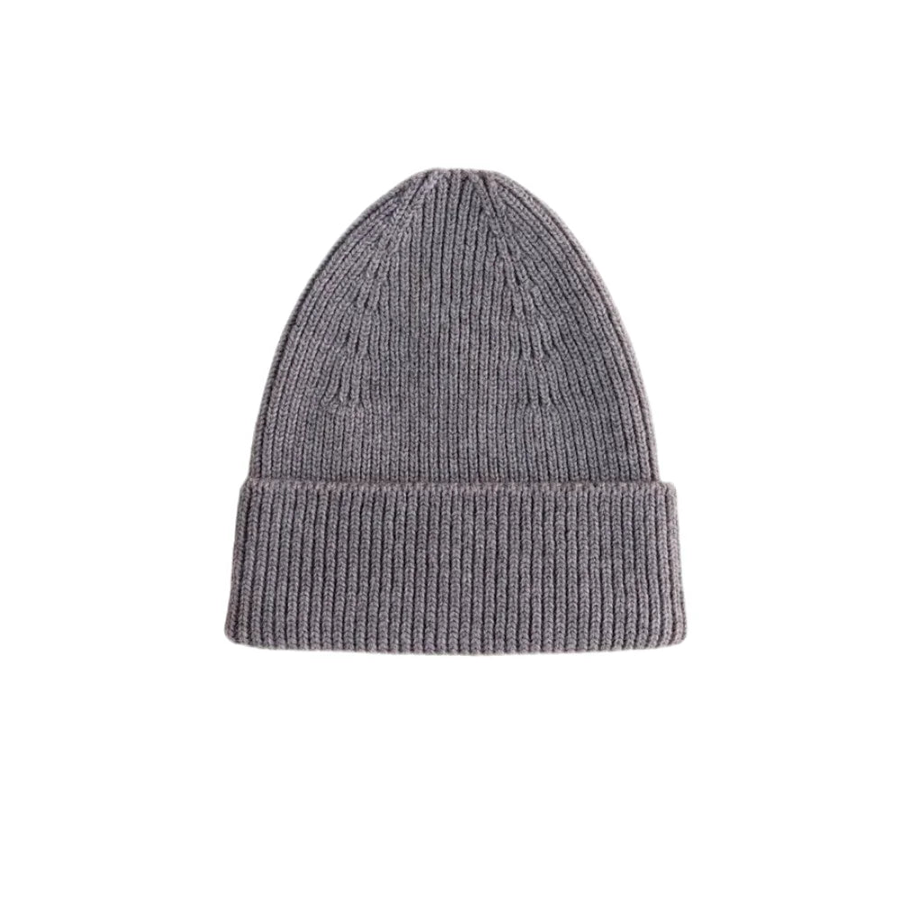 Grauer Strickbeanie mit Rippstruktur, Modell Adult Beanie Fonzie von Otter