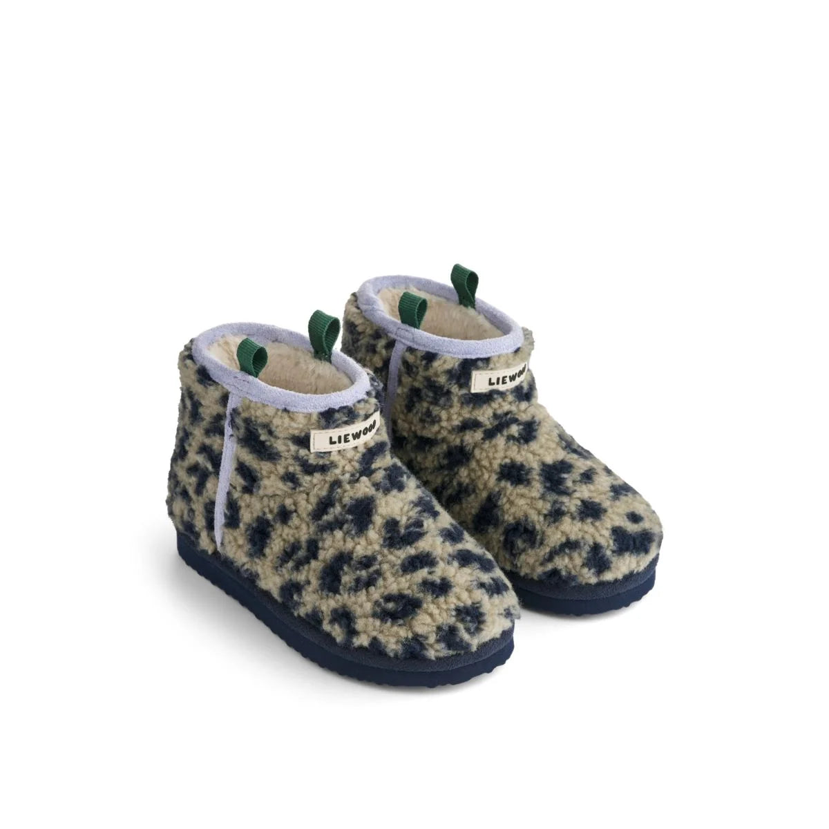Flauschige Albi Pile Slip-On Boots Leo Mist mit Leopardenmuster, marineblauen Sohlen und grünen Ziehschlaufen