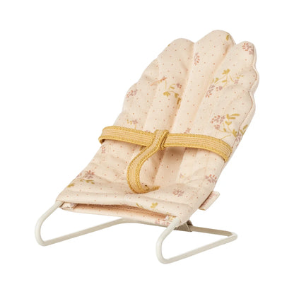 Babysitter Micro Creme Babybouncer in zartem Creme mit Blumenmuster