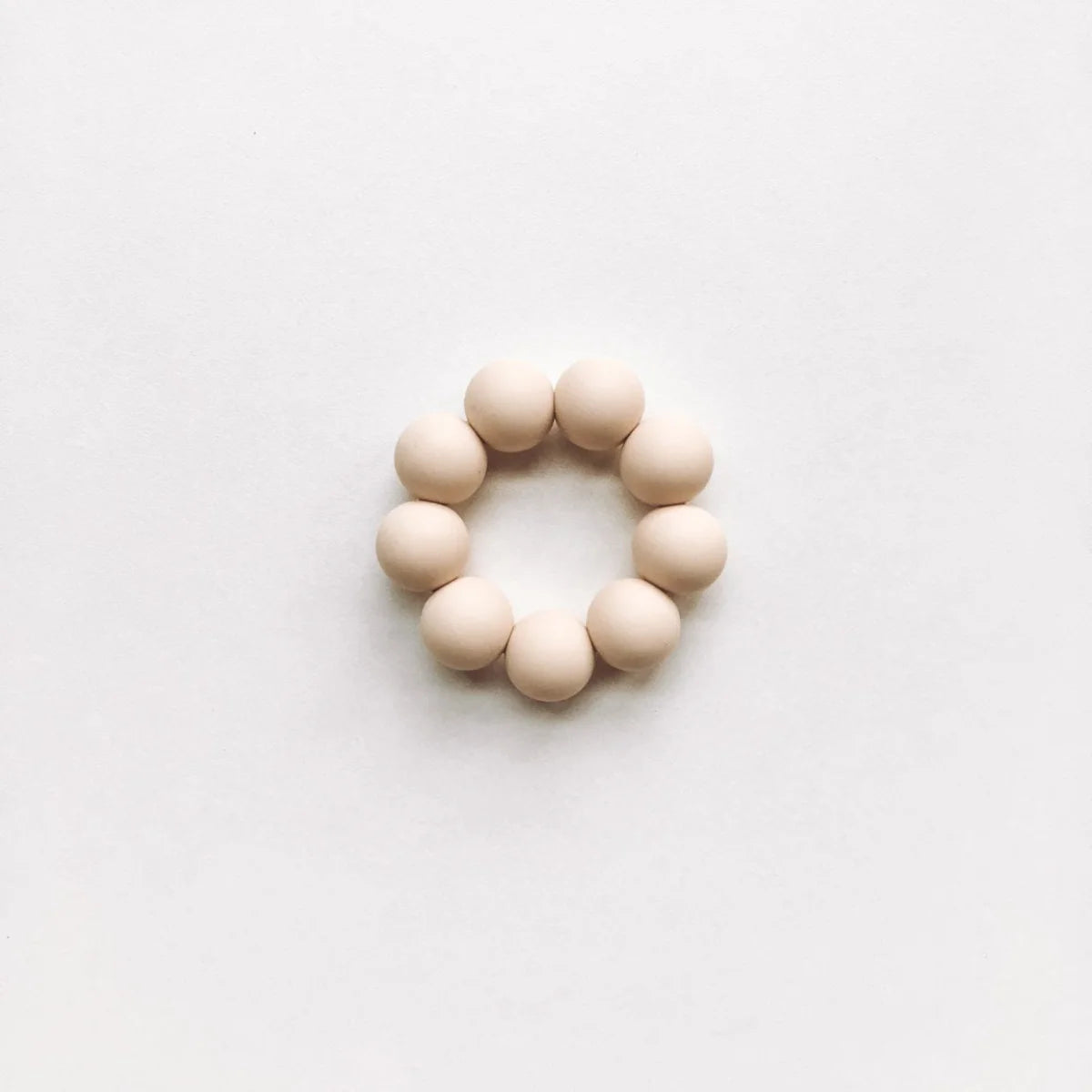 Beissring Freezer Teether mit beigem Holzperlenring aus Baumwolle