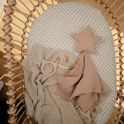 Babybett mit Zubehör für das Beissring Katze Produkt perfekt zum Stillen