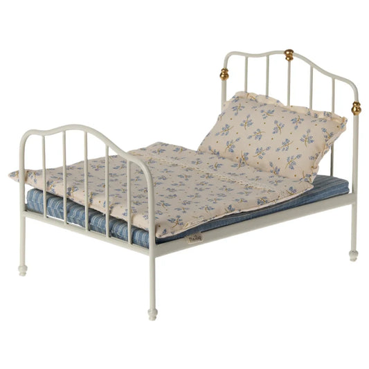 Maileg Bett Maus in Off White