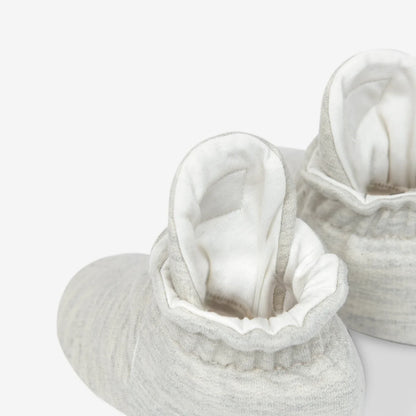 Weiche, graue Babybooties aus Baumwolle für 12 bis 24 Monate in Hellgrau