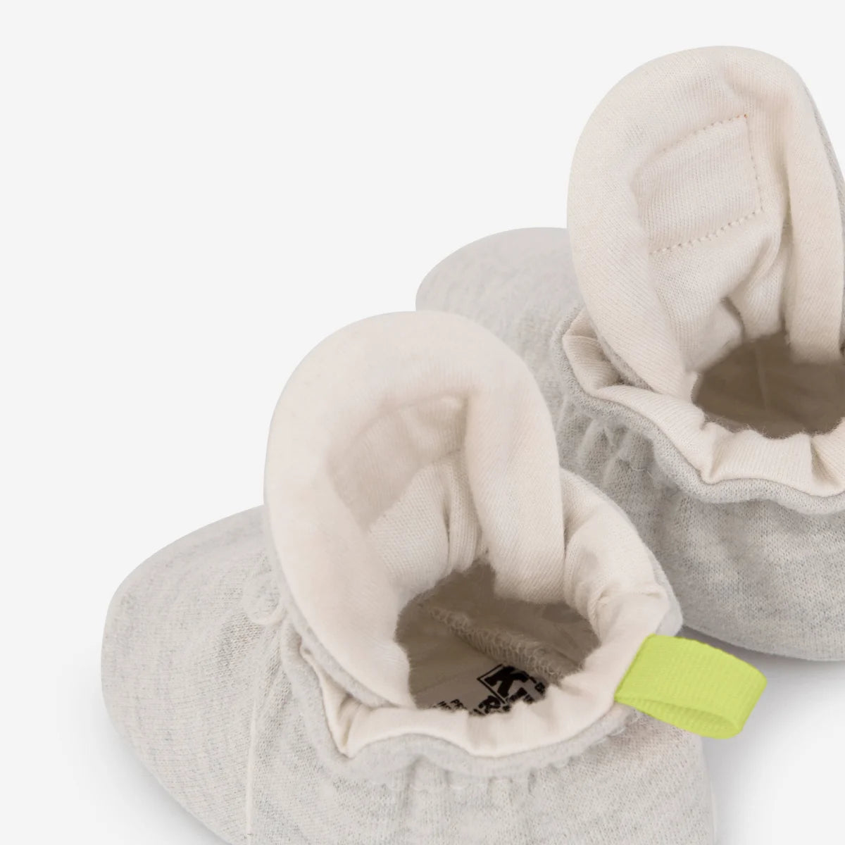 Weiche graue Babybooties aus Baumwolle für Neugeborene bis 12 Monate