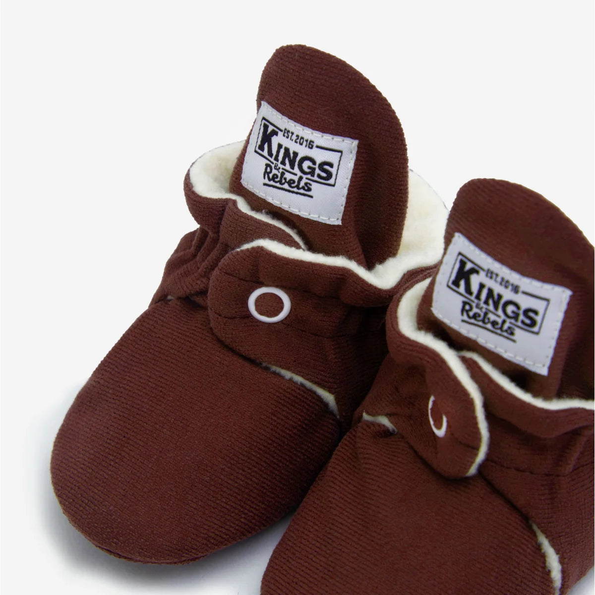 Kings & Rebels Booties Gamuza Classic Cranberry, weiche Passform für Babyfüsse