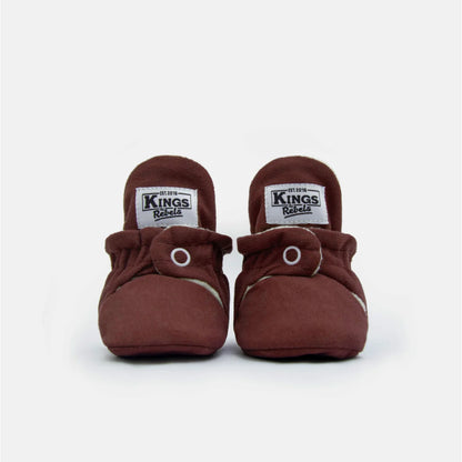 Kings & Rebels Booties Gamuza Classic Cranberry, Paar mit Druckknopfverschluss