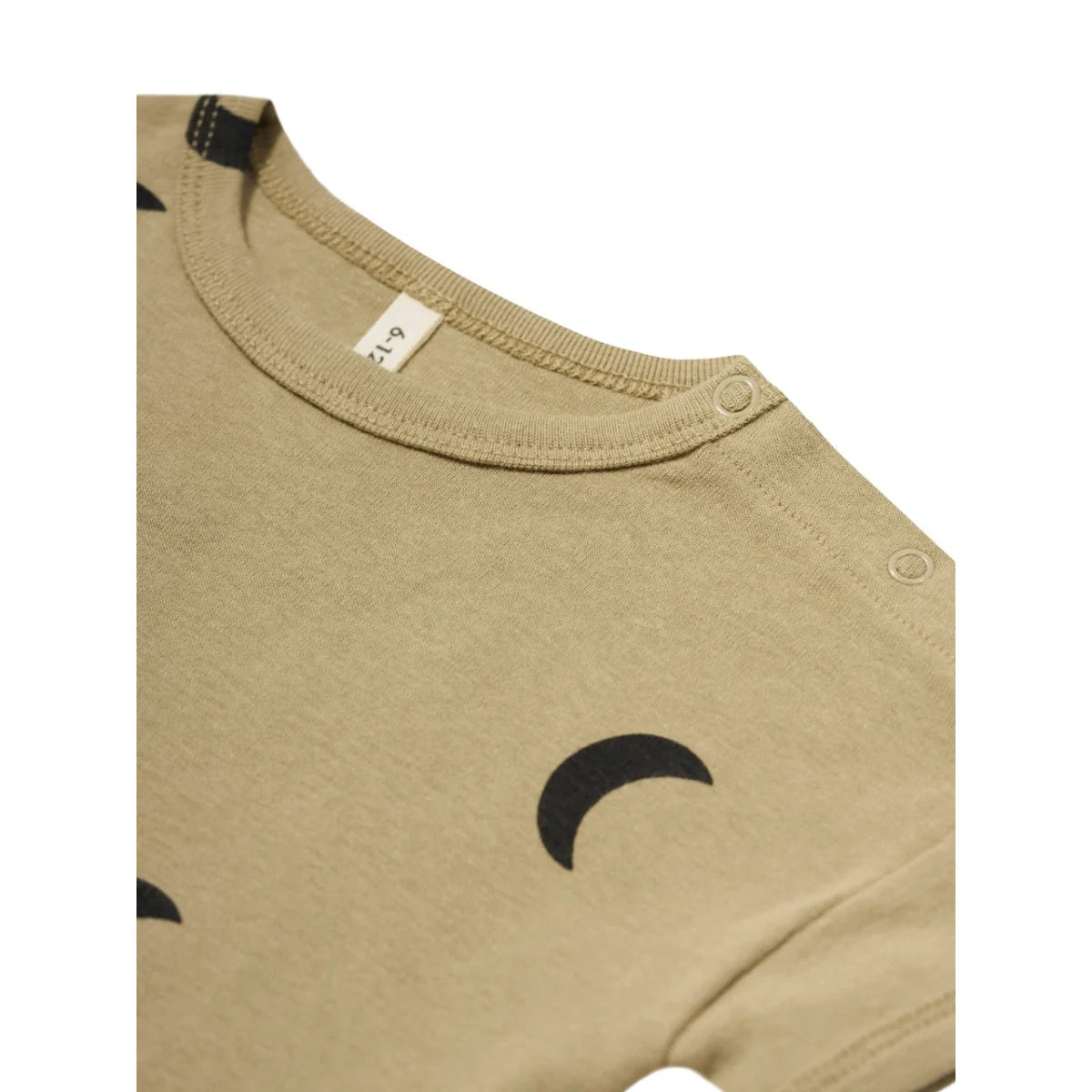 Khakifarbenes Baby-Body mit Halbmond-Muster im Boxy T-Shirt Dusky Midnight