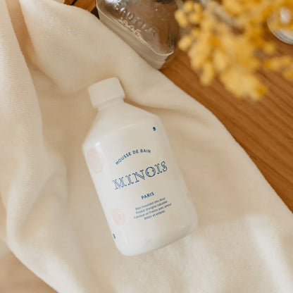 Weiße Flasche Bade-Mousse für ein entspanntes Bad Erlebnis 500ml Bubble Bath