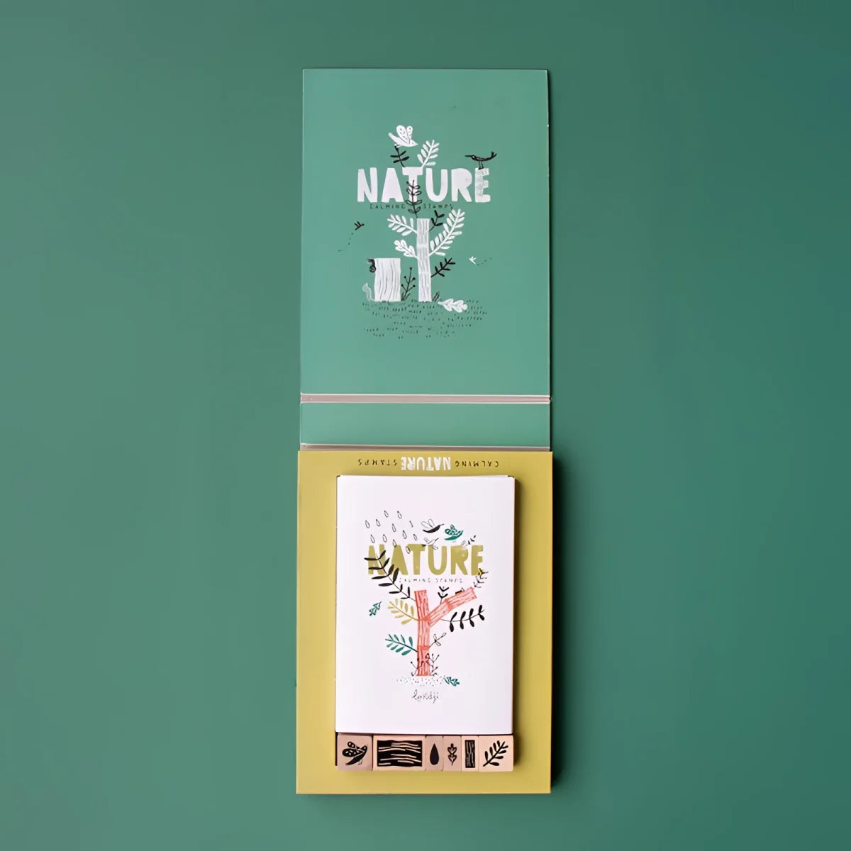 Beruhigende Stempelset Natur: Charmantes Baum-Design mit Vögeln in Gelb-Teal-Box