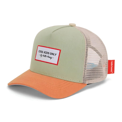Pastellgrüner und oranger Trucker-Hut Cap Mini Anis mit Mesh-Rückseite und weissem Patch von Hello Hossy