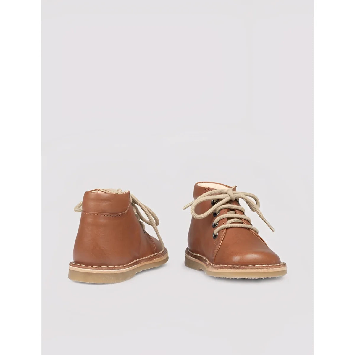 Klassische Desert Boot Cognac aus pflanzlich gegerbtem Wildleder