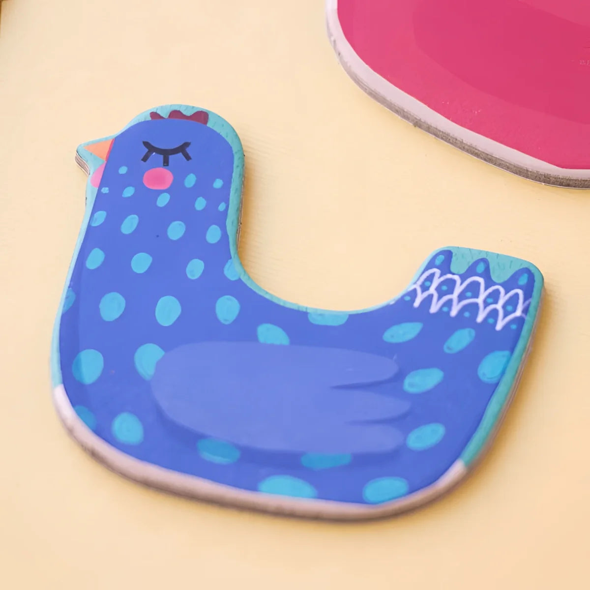 Blauer gepunkteter Vogel-Form Kekse mit Zuckerguss im Cluck, cluck! The Fox! Spiel