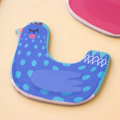Blauer gepunkteter Vogel-Form Kekse mit Zuckerguss im Cluck, cluck! The Fox! Spiel