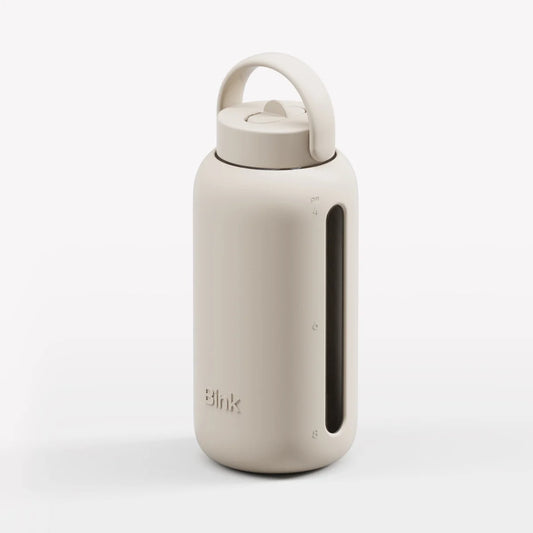 Hellbeige Wasserflasche mit Griff und Sichtfenster für Inhalt im Day Bottle 800ml