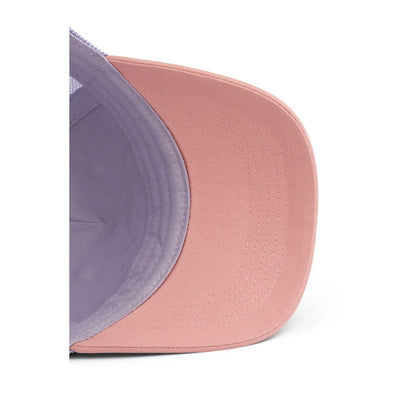 Ein weicher rosa und lavendelfarbener trucker-cap mit mesh-rückseite aus der mood mix kollektion namens della cap