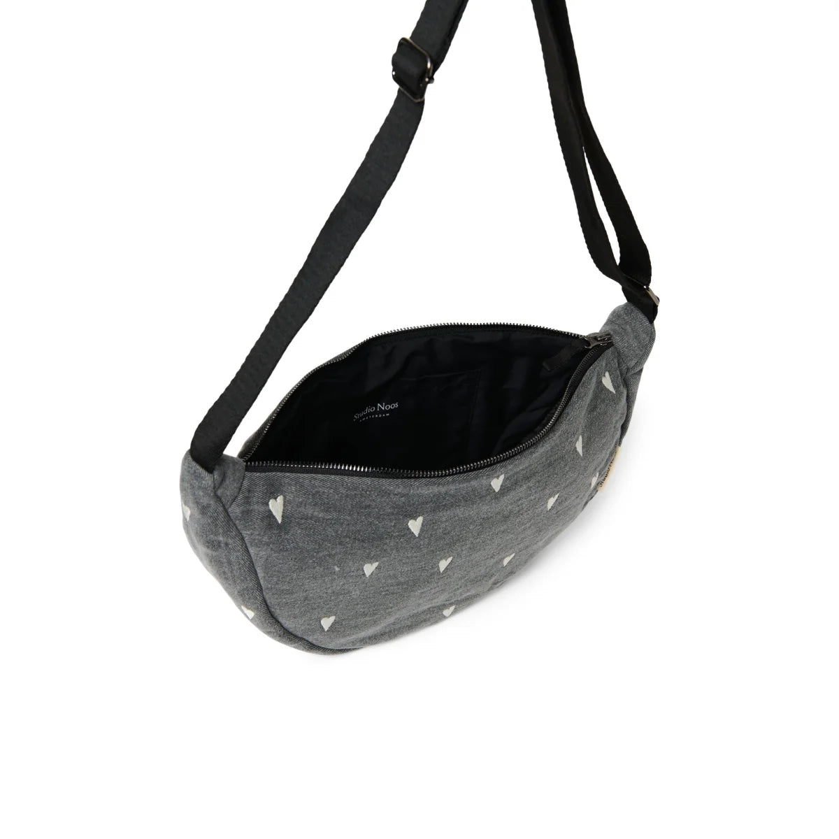 Graue Gürteltasche mit weißen Herzmustern und verstellbarem schwarzen Gurt