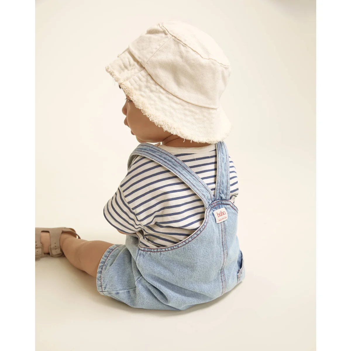 Off-white Corduroy Bucket Hat mit ausgefranstem Rand zur Denim Dungaree