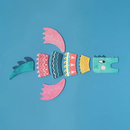 Farbiger, segmentierter fischähnlicher kreativer Charakter aus Papier für Drac Game