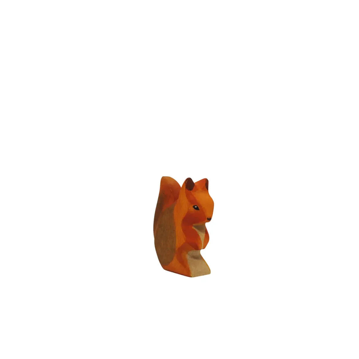 Handgeschnitzte Eichhörnchenfigur aus Holz mit rot-orangeem Körper und braunem Schwanz
