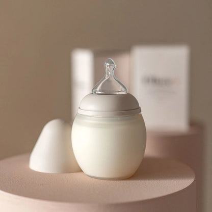 Élhée Babyflasche Sand 150 ml oder 240 ml, matt weiß mit Glasnippel