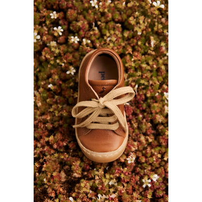 Cognac Desert Boot aus pflanzlich gegerbtem Wildleder mit Gummisohle