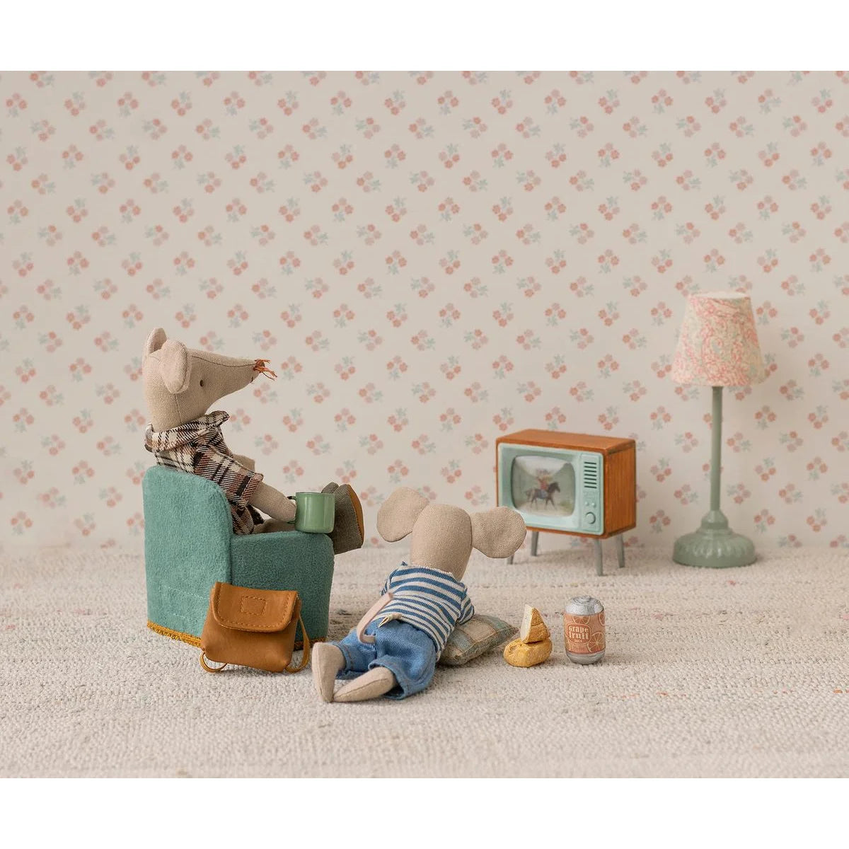 Miniatur teal sessel mit gelber kante aus weichem stoff, ideal für geschenke für neugeborene und ökologische babyprodukte