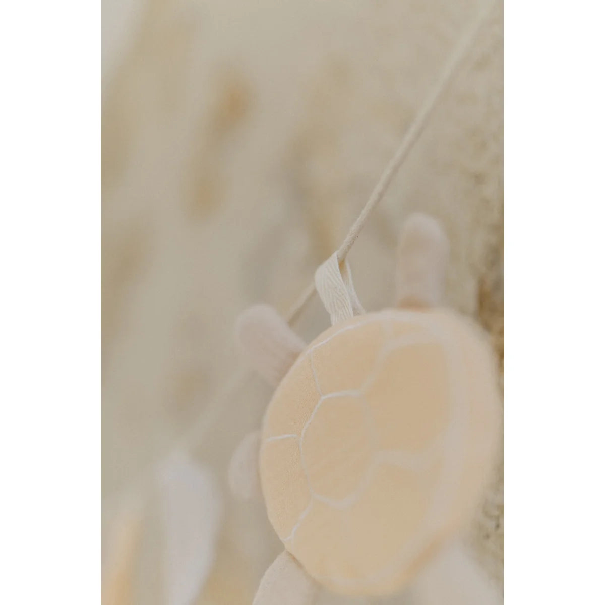 Creamfarbene transparente plastik schildkrötenornamentgirlande happy birthday lavender für ökologische baby- & kinderprodukte