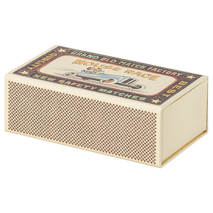 Cremefarbene vintage streichholzschachtel grosser bruder mit perforierter front und retro mausrennen illustration