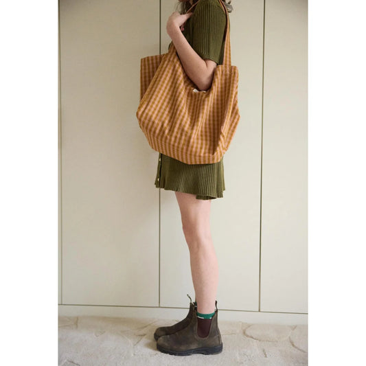 Handbag Vichy Glaise: senfgelb-beige gestreifte Canvas-Tote mit entspanntem Design