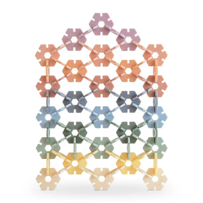 Bunte, ineinandergreifende Bausteine des HEX Connect Building Spielesets