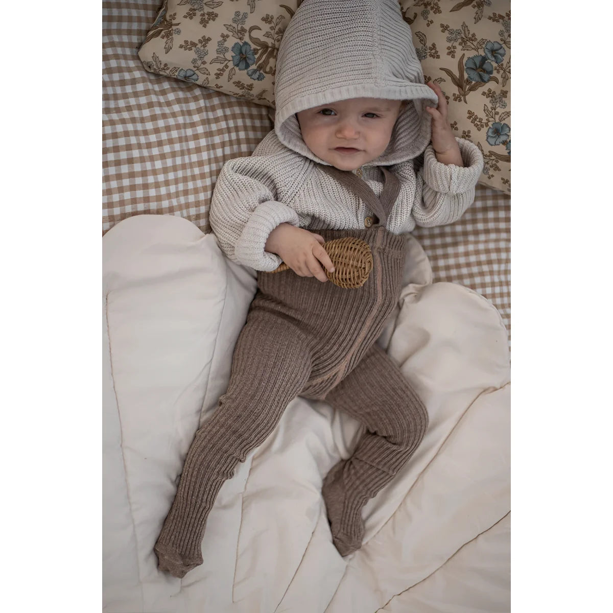 Baby in Hooded Strumpfhosen aus Strickware für angenehmen Komfort und Stil