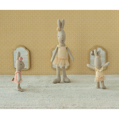 Weiches beige Kaninchen Gr. 1 Klassisch mit Ballettanzug, cremefarbener Rock