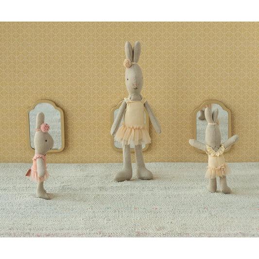 Weiches beige Kaninchen Gr. 1 Klassisch mit Ballettanzug, cremefarbener Rock