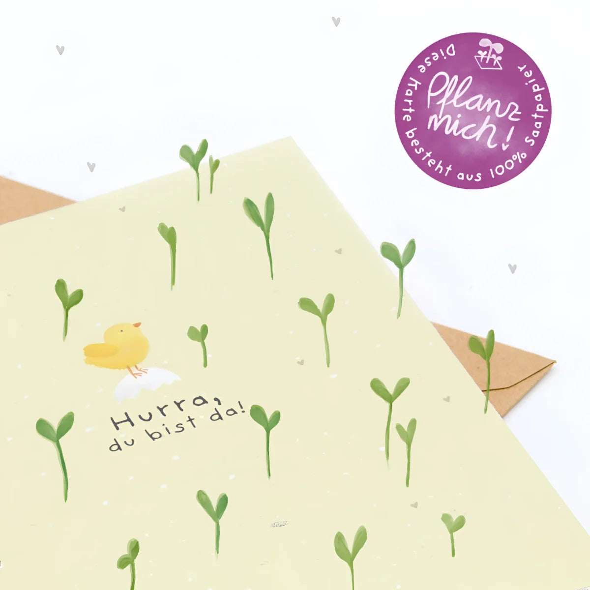 Palegelbe grußkarte mit freundlicher gelber kückenillustration auf einer weißen wolke und dem text hurra du bist da