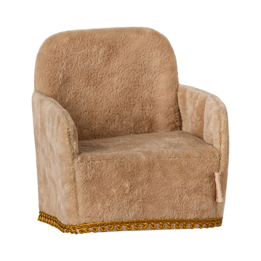 Beige Kunstfell-Klappstuhl Maus Powder mit goldenem Quastenbesatz