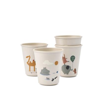 Lana Cup 4er-Pack Around the World Sandy: weiße Papierbecher mit verspielten Tierillustrationen in sanften Erdtönen